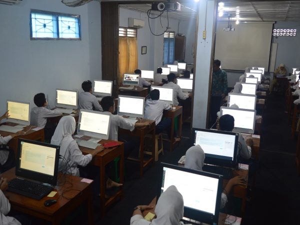 Laboratorium Komputer Siap UBK