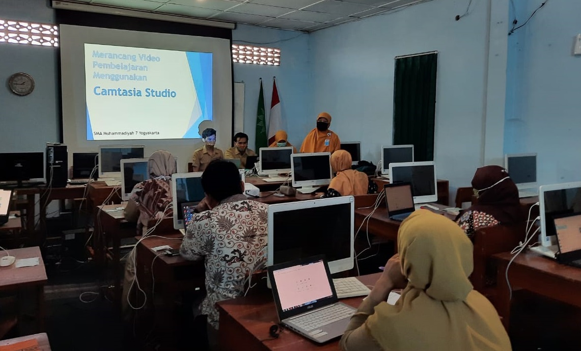 Tingkatkan Media Pembelajaran Dengan Camtasia Bersama SMA Muh 7 Jogjakarta Tingkatkan Media Pembelajaran Dengan Camtasia Bersama SMA Muh 7 Jogjakarta