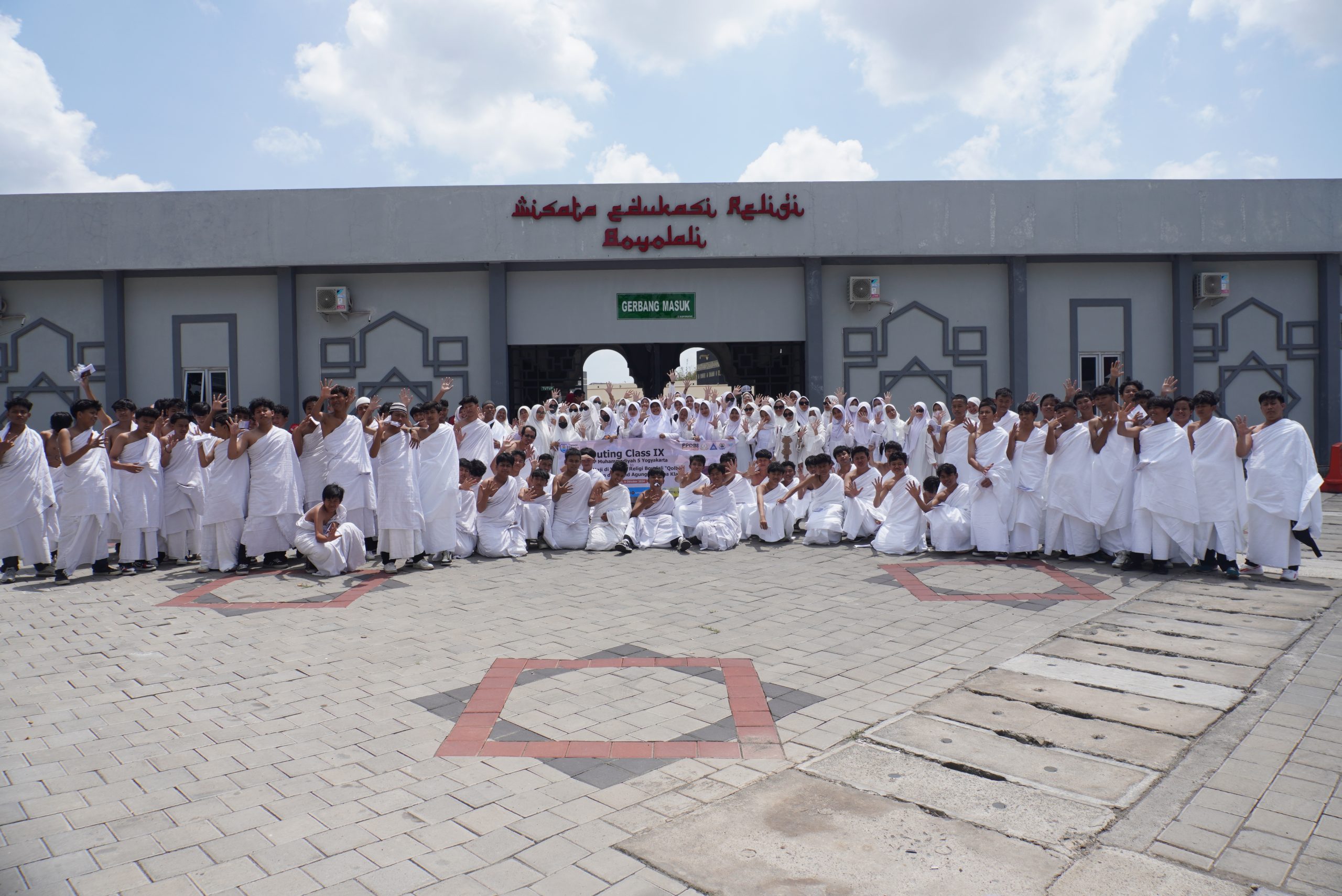 Outing Class 9 SMP Muhammadiyah 5 Yogyakarta